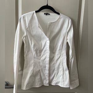Tailored slim fit white shirt.